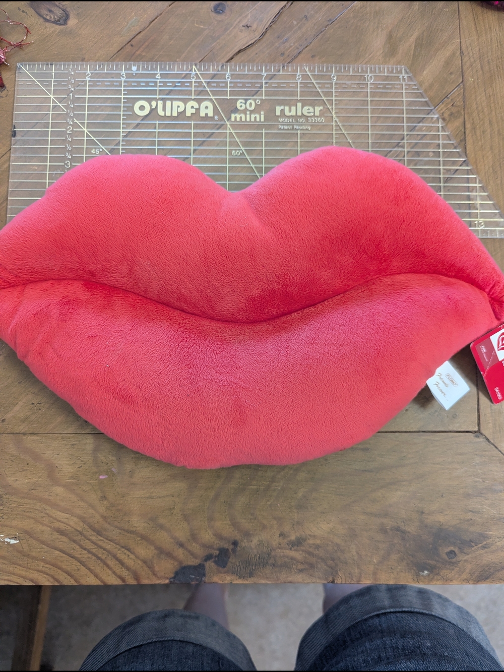 Plush Lip-Shaped Decorative Pillow - Red
